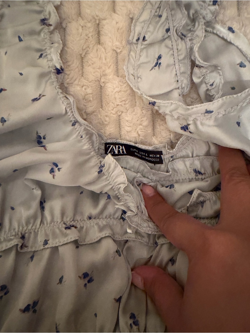 Zara White Mini Skirt with Blue Floral Print - Picture 7 of 7